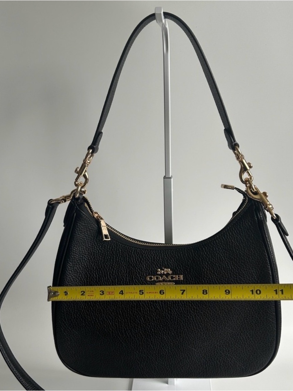 Teri Hobo Coach Black Pebbled Leather Shoulder Bag with Gold Hardware - Picture 3 of 7